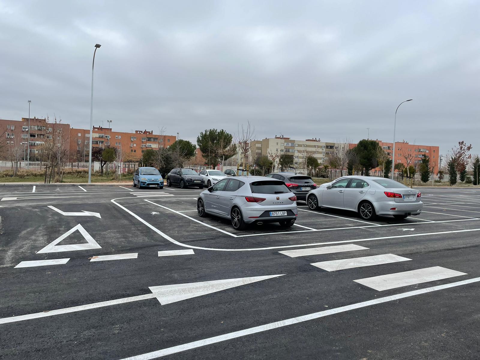 El nuevo aparcamiento de Ciudad de la Luz ya presta servicio
