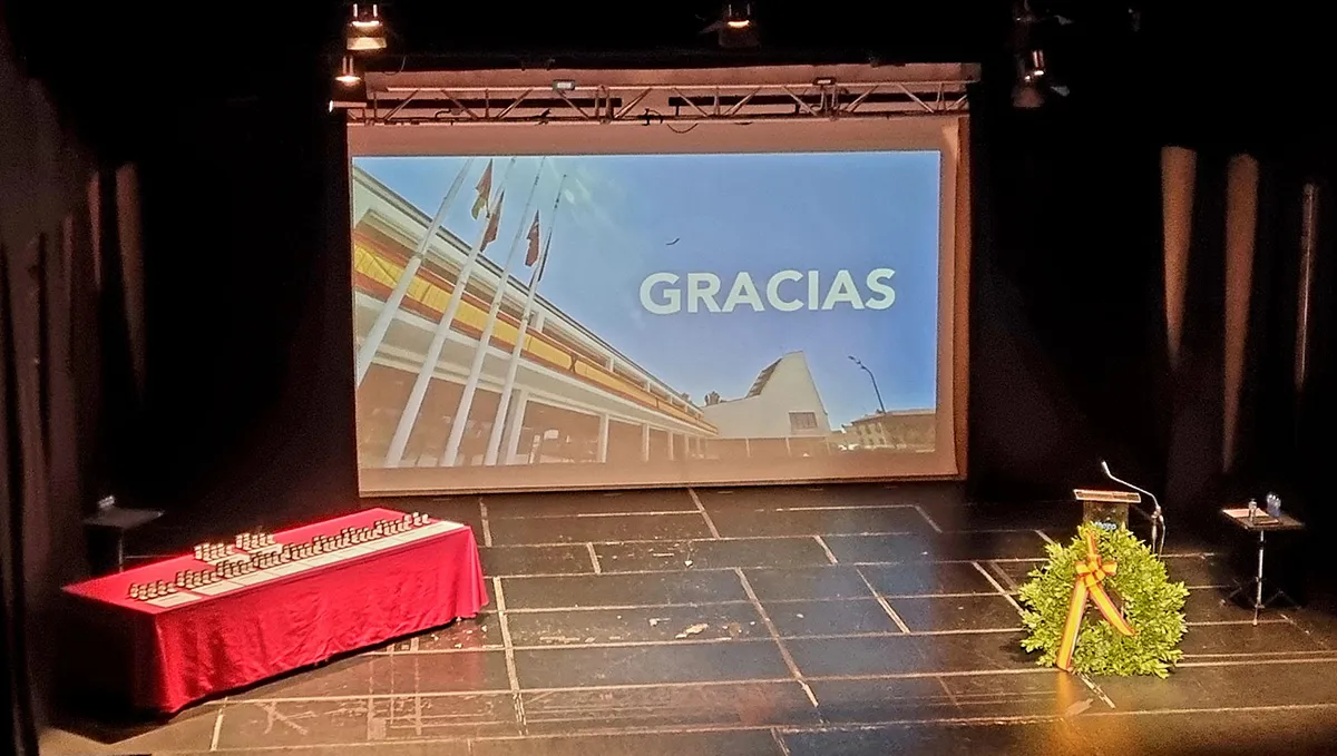 Homenaje a las víctimas de la pandemia y reconocimiento a profesionales y voluntarios